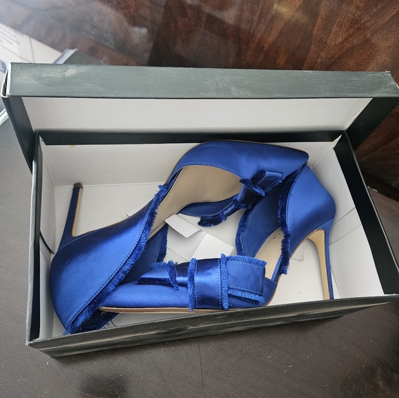 Lord & Taylor Vale pump in Saffire blue size 9 - Picture 4 of 5